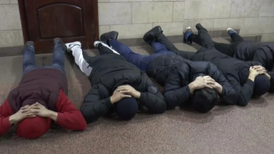 У Казахстані заявляють про 9 900 затриманих