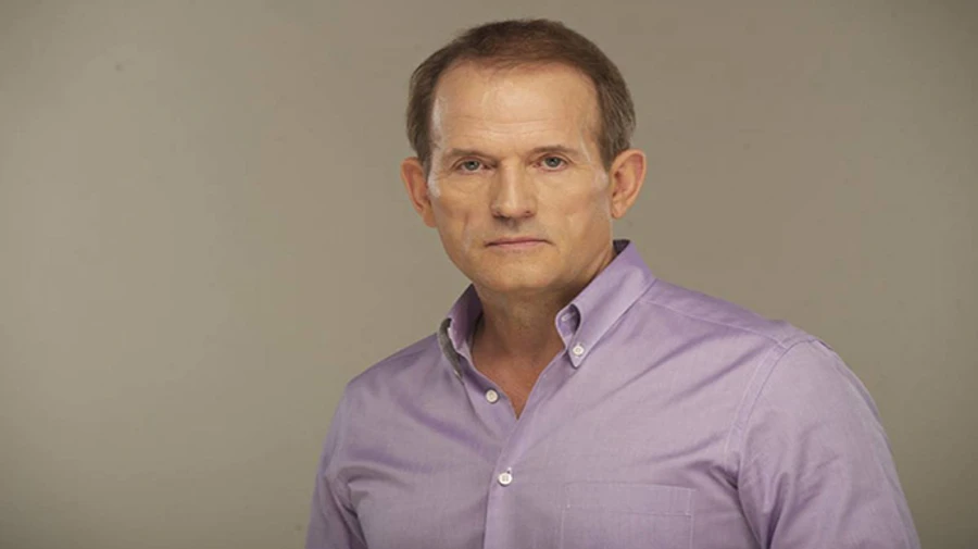 Медведчук задекларировал миллионы прибыли, антикварные книги и сотни икон