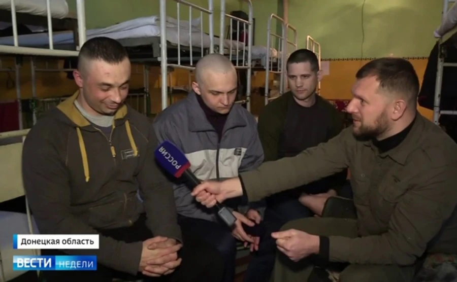 Російський канал показав трьох українських військовополонених в ОРДЛО