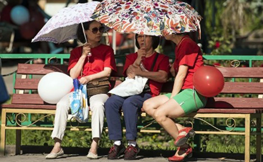 Україні обіцяють грози, спеку і підйом води у річках 