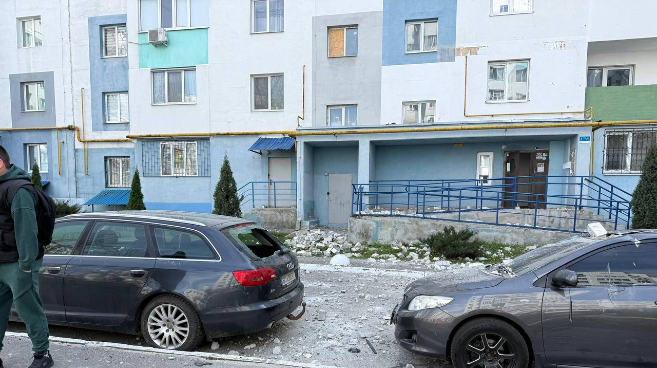 Russian drones attack Kharkiv: residential building and bus stop hit, person injured – photos, video