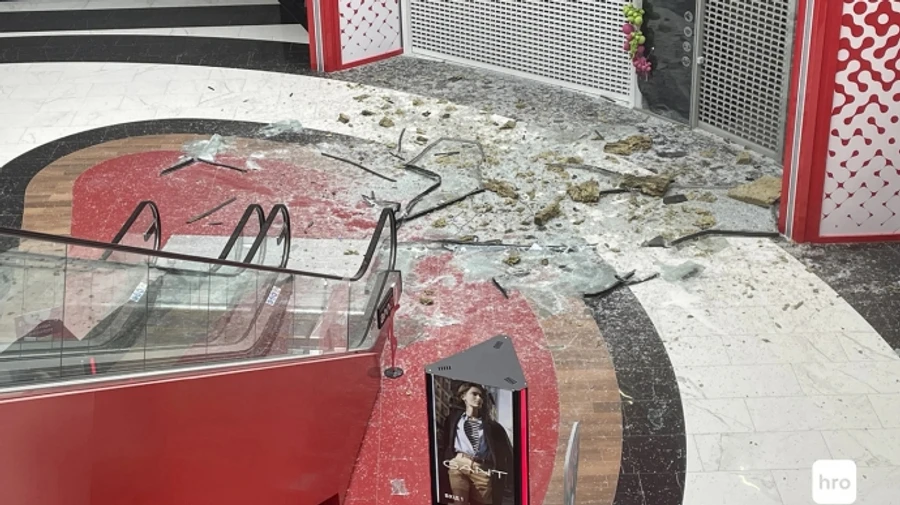 Blockbuster shopping centre in Kyiv damaged in Russian nighttime attack – photo