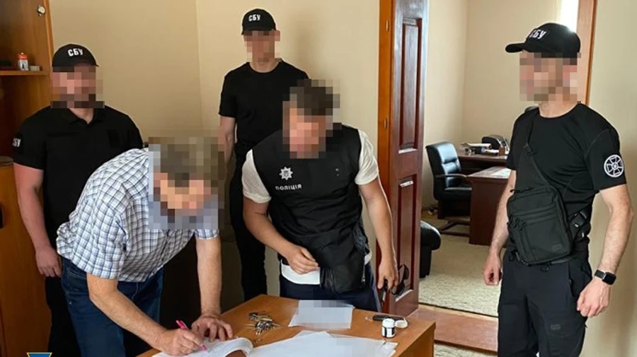 Воровали на строительстве COVID-отделения: СБУ разоблачила схему