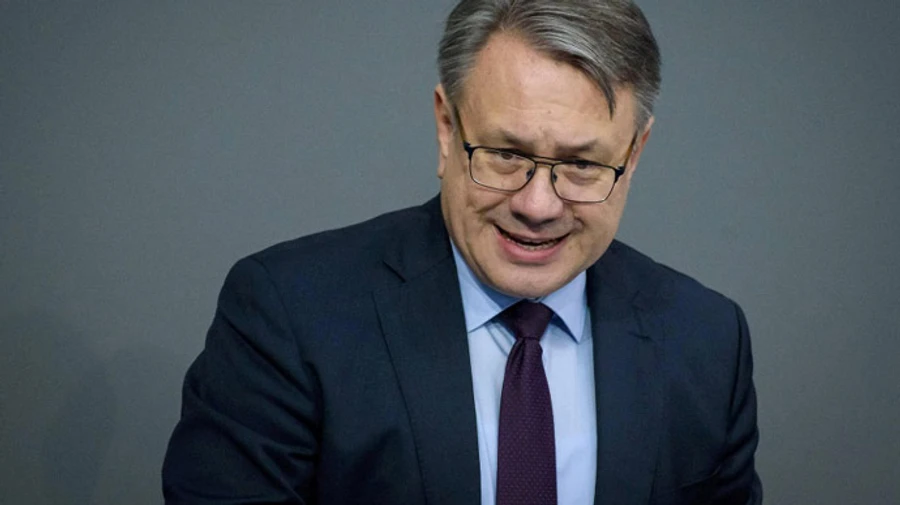 Зняття недоторканності і обшуки: німецького депутата підозрюють у корупції при закупівлі масок