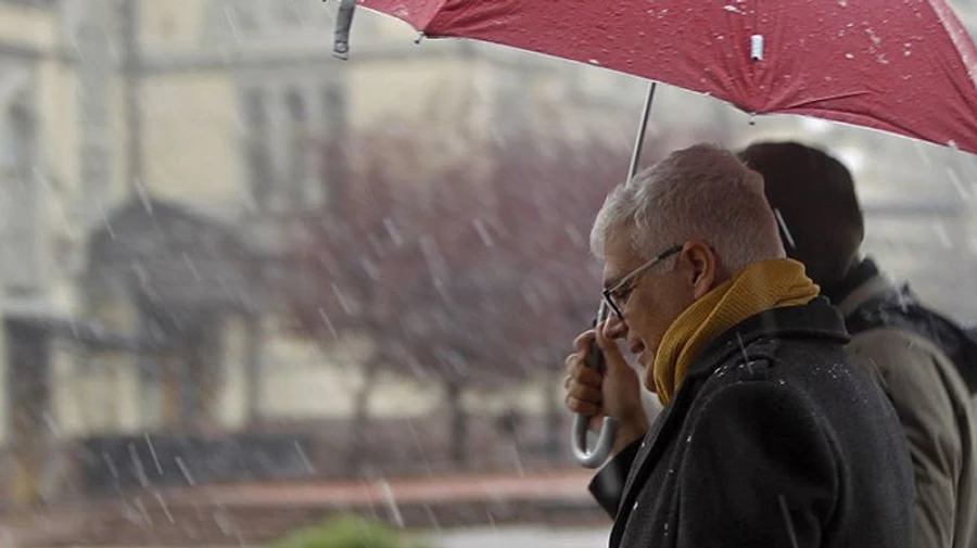 У п’ятницю в Україні буде сухо, а на вихідних – місцями дощ зі снігом 