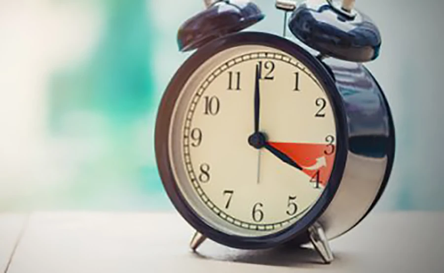 В ніч на неділю українці перейдуть на зимовий час