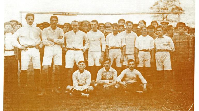 Гра мільйонів у буремні часи: чи грали у футбол під час Української революції?