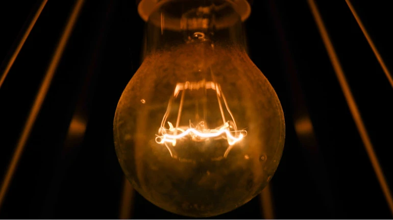 Енергетики повідомили про графіки відключення світла у переддень Нового року