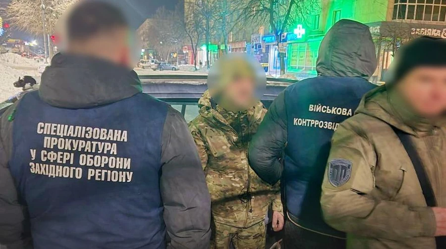 ДБР викрило схему незаконного вивезення мобілізованих із навчального центру