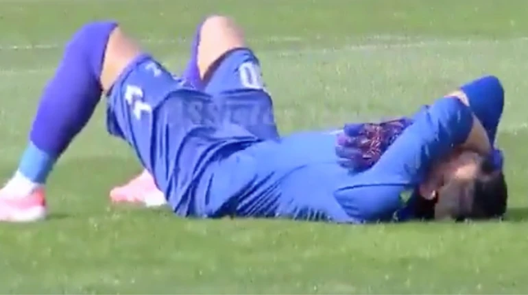 Играли в жару во время поста: в Тунисе футболисты потеряли сознание прямо на поле