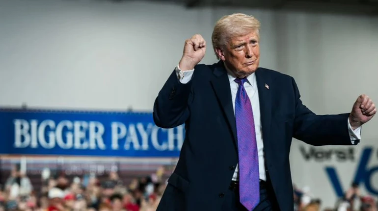 Суд зупинив будівництво бальної зали Трампа у Білому домі