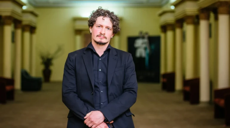 Остання подорож загиблих героїв із поля бою до родини. Документаліст Юрій Речинський розповідає про фільм Любий прекрасний коханий