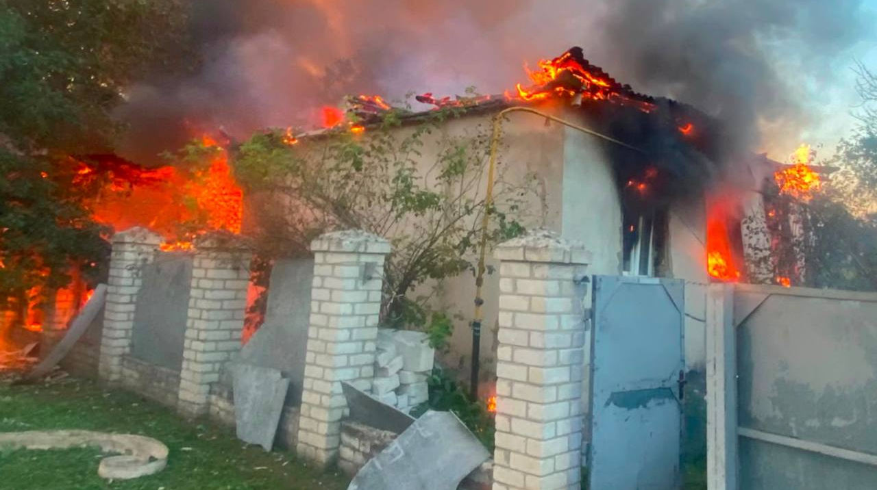 П'ятеро людей постраждали внаслідок ранкової атаки БпЛА на село в Харківській області