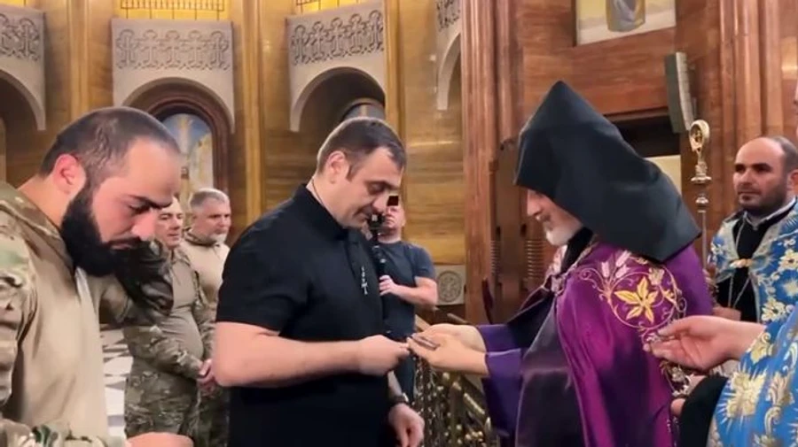 Armenian battalion blessed for war in Moscow in presence of organiser of groups inciting violence on Euromaidan