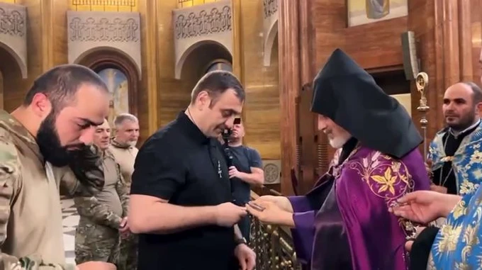 Armenian battalion blessed for war in Moscow in presence of organiser of groups inciting violence on Euromaidan