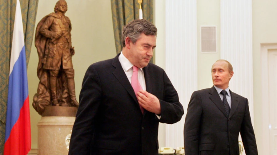 Експрем’єр Британії розповів, як Путін читав йому досьє в Москві та посадив на нижчий стілець