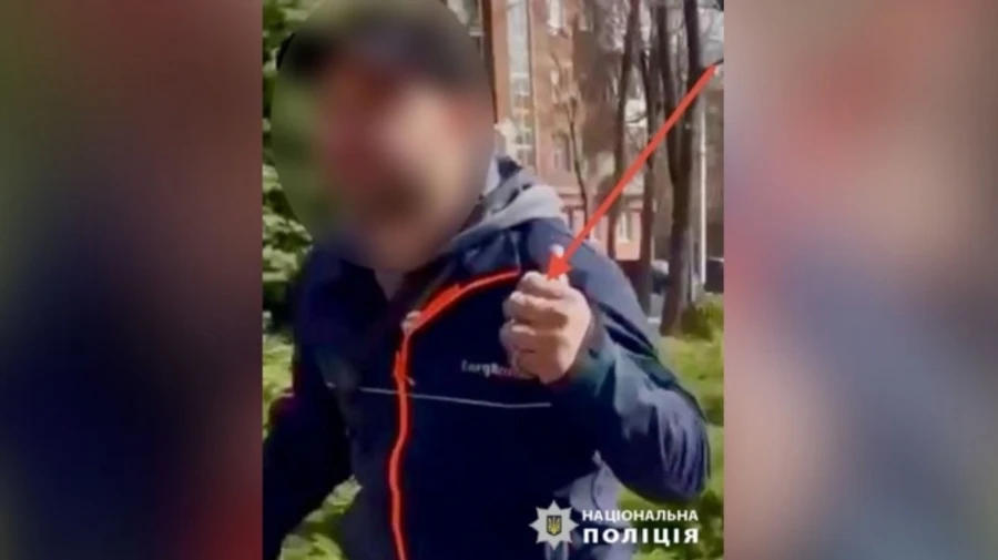 У Харкові військовий ТЦК застосував травматичний автомат в сутичці з цивільним, який бився кастетом