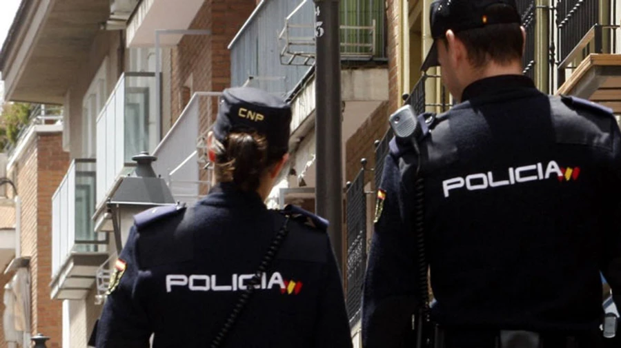 Полиция Испании в выходные после ослабления карантина выписала 36 тысяч штрафов