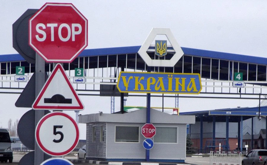 З 1 січня прикордонники зчитуватимуть біометрику росіян