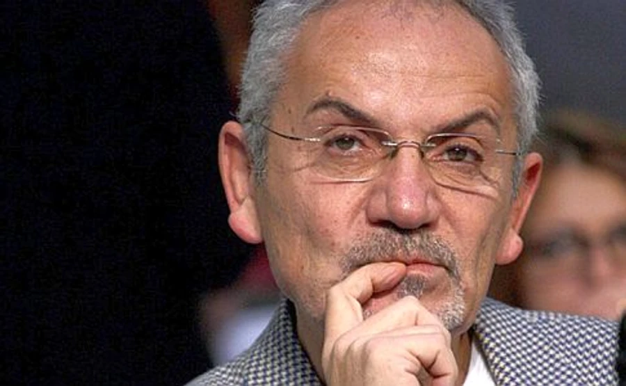 Рішення про заборону Шустеру працювати в Україні призупинили