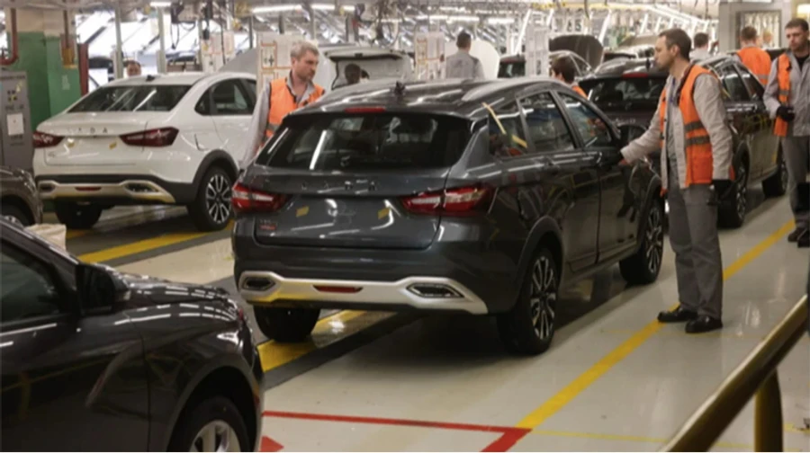 Mass resignments begin at Russia's largest car factory