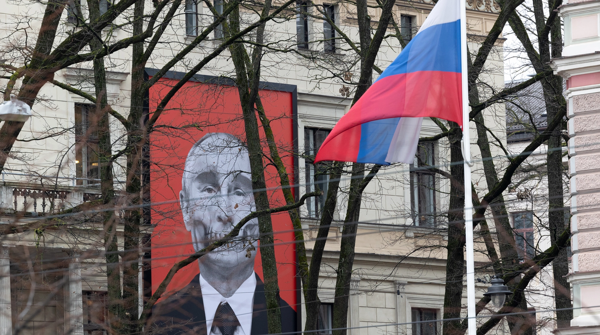 EU agrees to restrict travel of Russian diplomats as Hungary lifts veto – FT