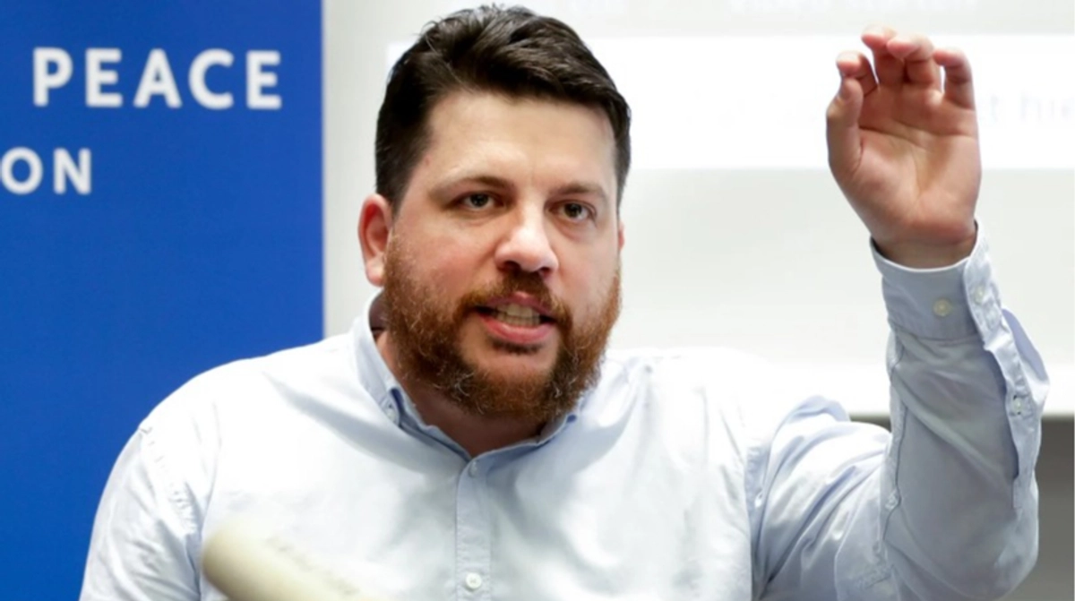 Russian opposition figure insults Ukrainian official and commander of pro-Ukrainian paramilitary force