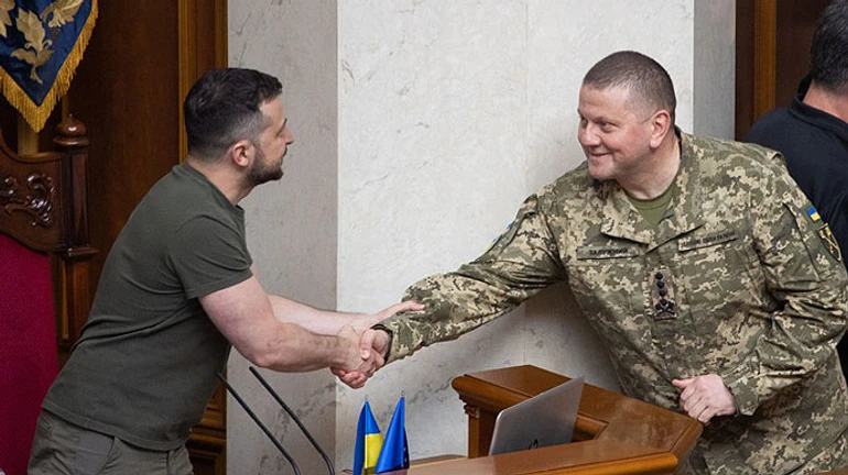 Возросло количество украинцев, которые верят в конфликт во власти и в усталость Запада