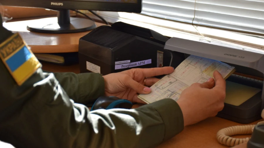 Гражданин Ирака похитил ребенка и пытался вывезти его из Украины