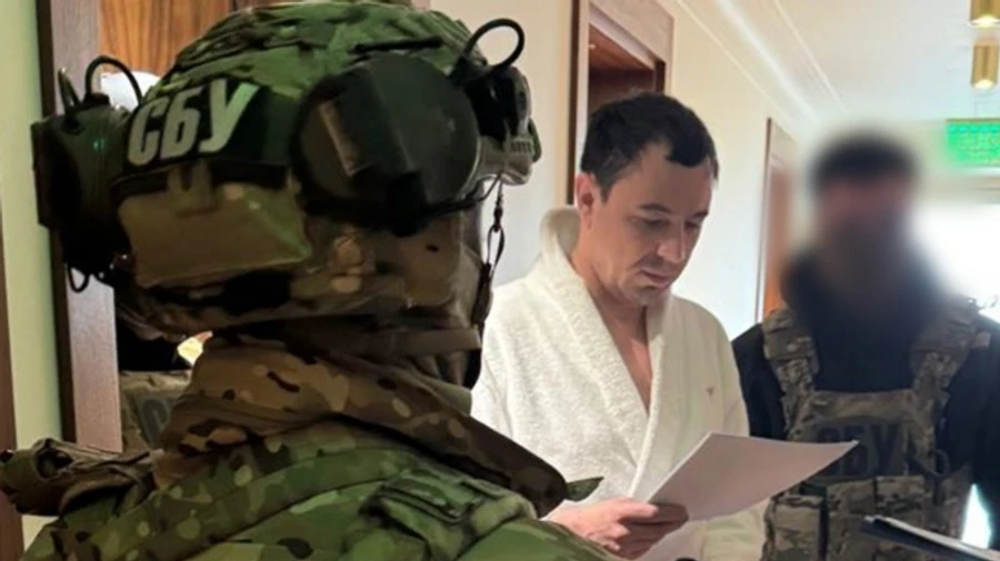 Содействие выезду за границу 31 мужчины: правоохранители поведали детали подозрения заму Кличко