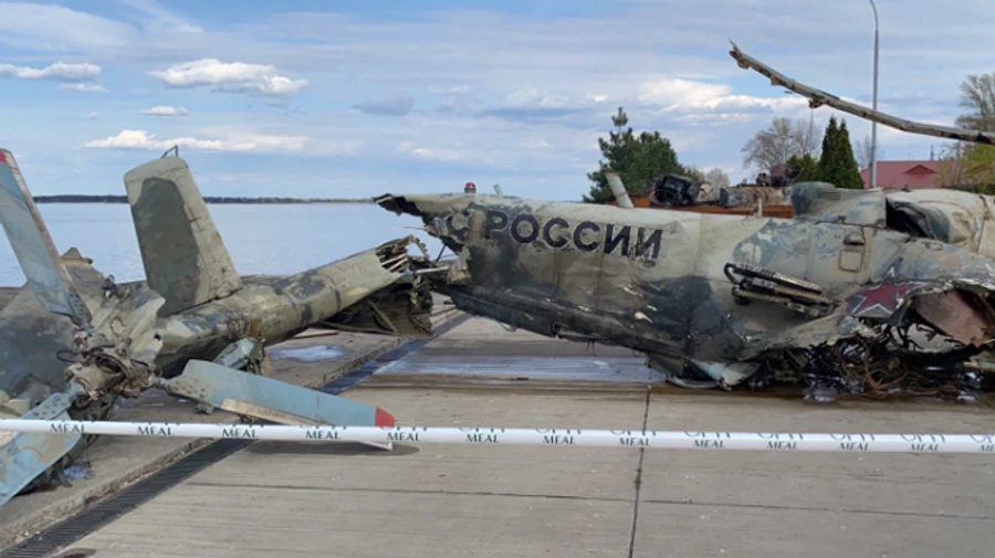 З Київського моря дістали збитий російський бойовий вертоліт