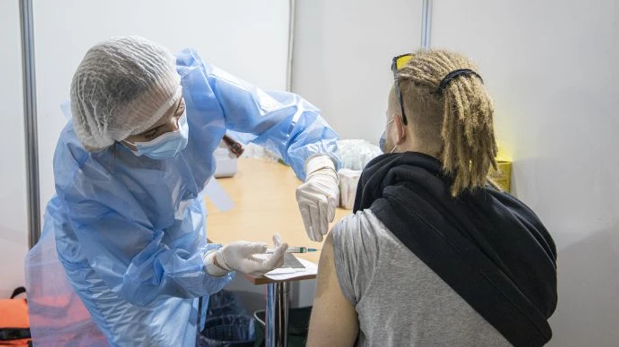 Якщо дійдемо до вакцинації 70% дорослих, зможемо скасувати карантин – Ляшко