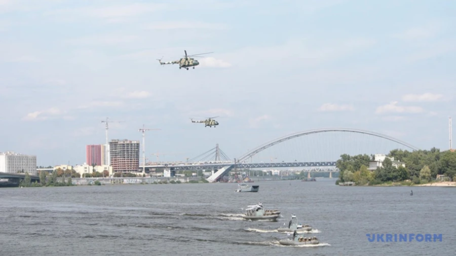У Києві вперше пройшов річковий парад
