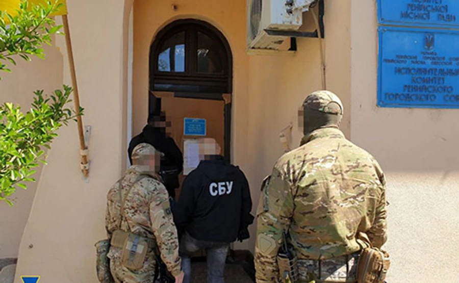 Влада Рені розпиляла 4 млн гривень на будівництві доріг – СБУ