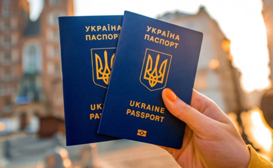 У Нацполіції розповіли про десятки затриманих хабарників з ДМС