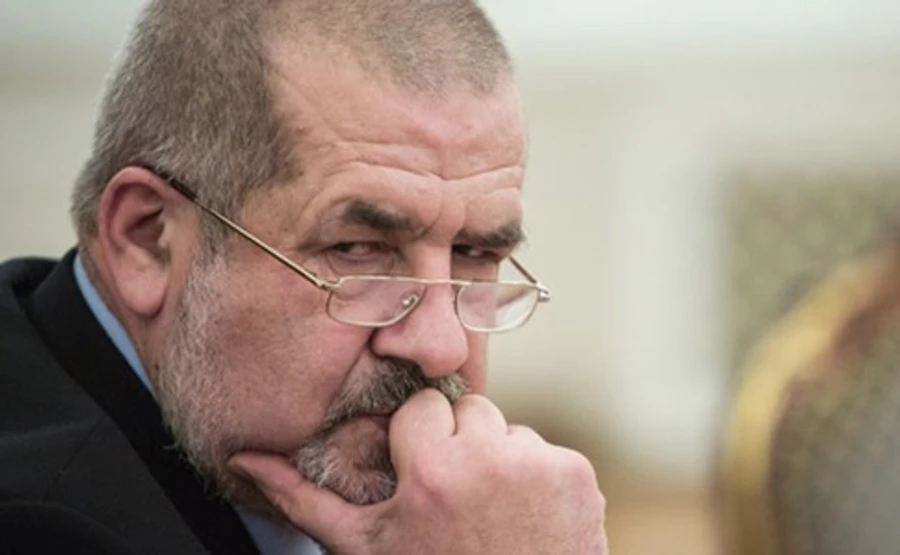 Чубаров: у властей есть пару недель на запрет поставок света в Крым