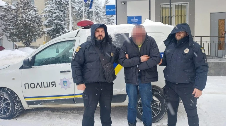 На Львівщині в центрі міста чоловік спробував зґвалтувати школярку: його затримали перехожі