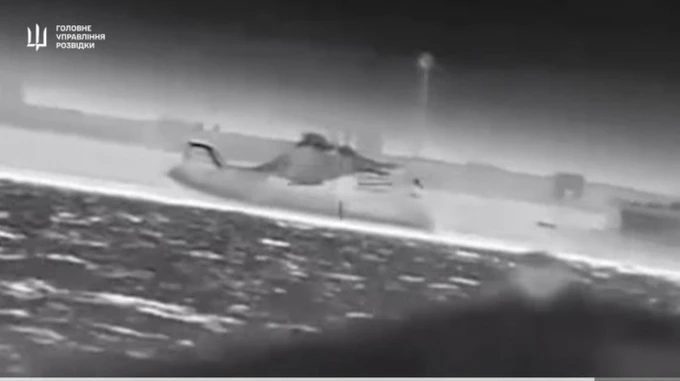 З’явилися супутникові знімки з місця удару ГУР по швидкісному катеру РФ у Криму