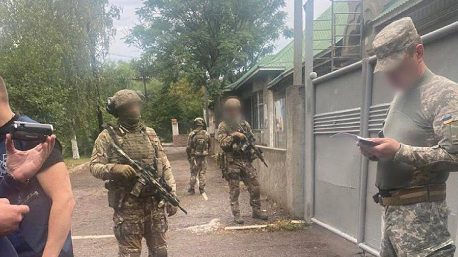 У військкоматах викрили масштабну схему ухилення від призову: майже 100 обшуків