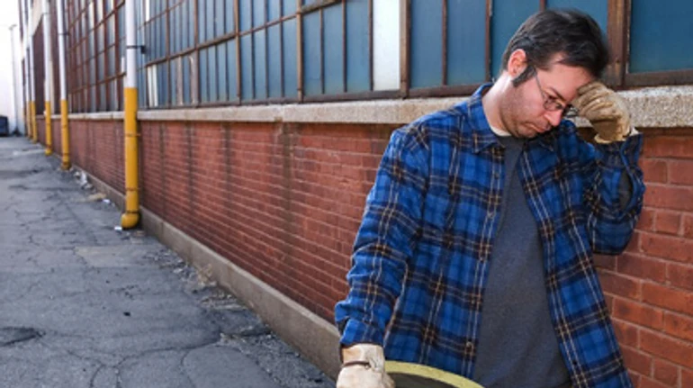 Фриланс, работа по договоренности и военные рельсы. Как война изменила условия труда в Украине