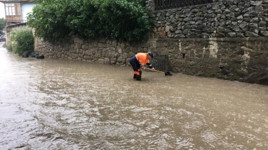 В Крыму из-за ливней армагеддон, погибла женщина