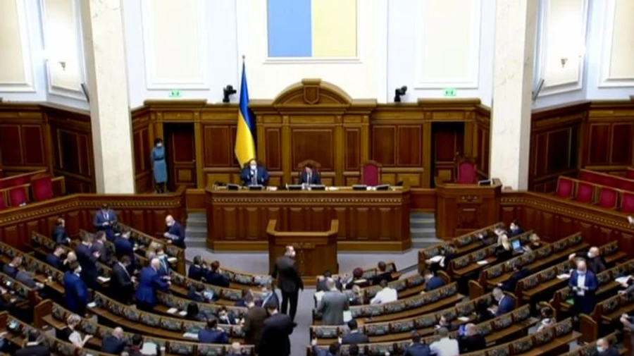 На внеочередном заседании в четверг Рада рассмотрит 8 вопросов