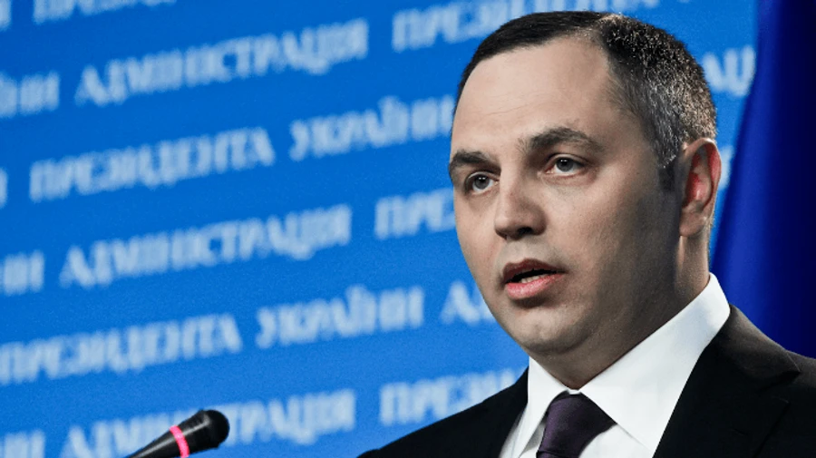 Суд зобов’язав водія Схем виплатити Портнову майже 60 тисяч гривень