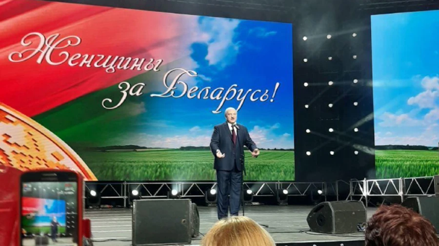 Лукашенко заявив, що посилює кордон з Україною, а із Заходом закриває