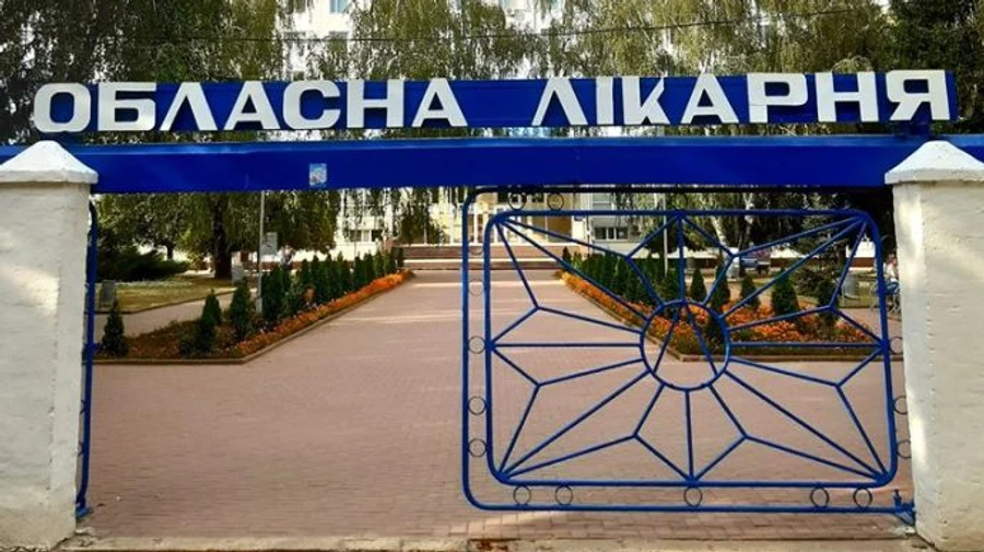 Кількість хворих на COVID у лікарнях зросла на 1,6 тисячі за місяць