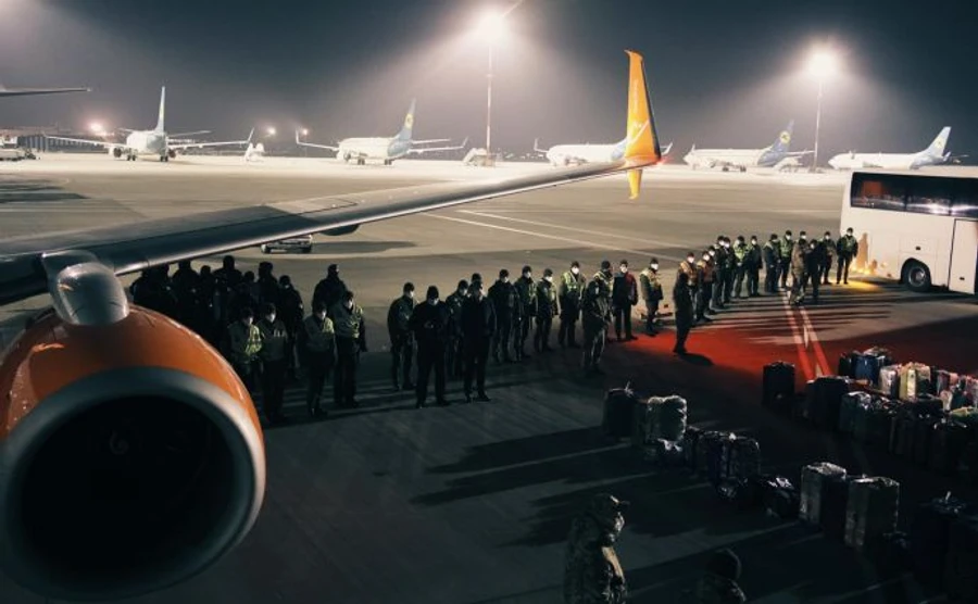 Пассажиры самолета с Бали не нарушали карантин – суд