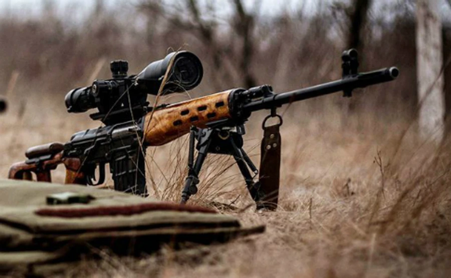 Ночью на Донбассе ранили украинского военного