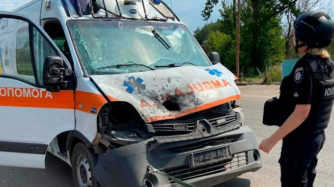 Россияне ударили дроном по скорой на Харьковщине: пострадали медики