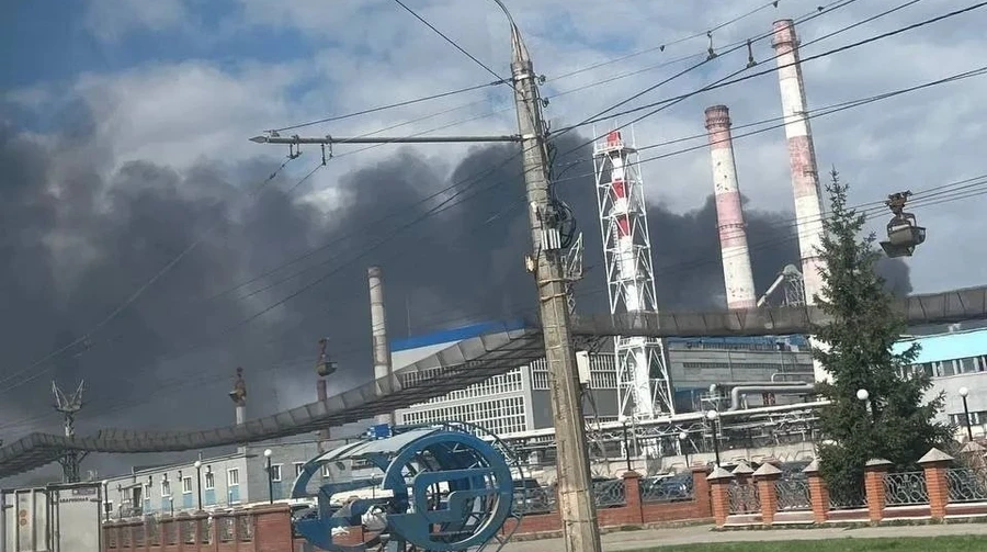 Дроны атаковали завод, который производит авиатопливо, в российском Башкортостане