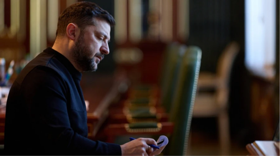 Zelenskyy estima quanto a Rússia poderia ganhar com a flexibilização das sanções petrolíferas dos EUA